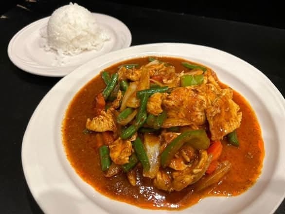 L - Prik Khing Curry.